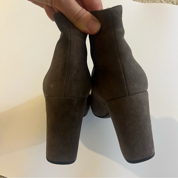 Saint Laurent suede Chelsea boots - Picture 4 of 9